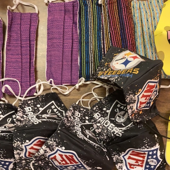 Lot of 25 assorted handmade face masks, assorted colors, assorted patterns. - Picture 4 of 5